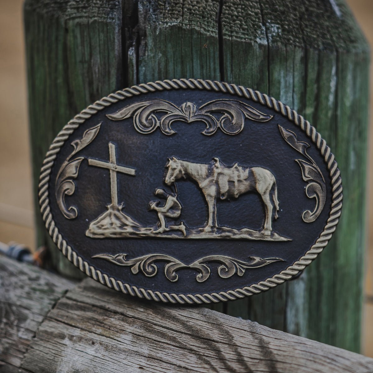 Oval Praying Cowboy with Rope Edge Buckle