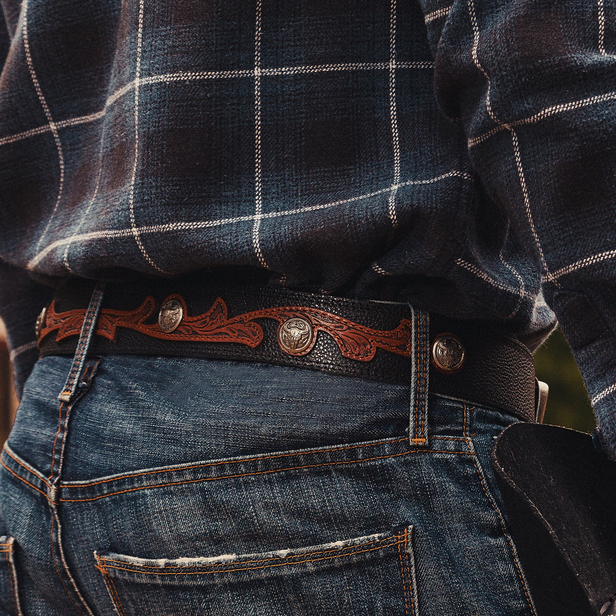 1 1/2&quot; Western Scrolled with Skull Conchos Belt